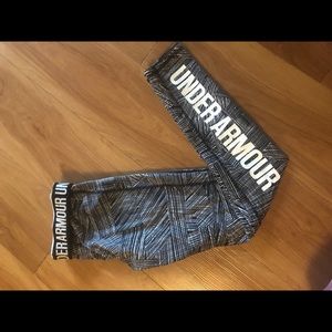 2 pairs of Under armour leggings!! Bundle deal